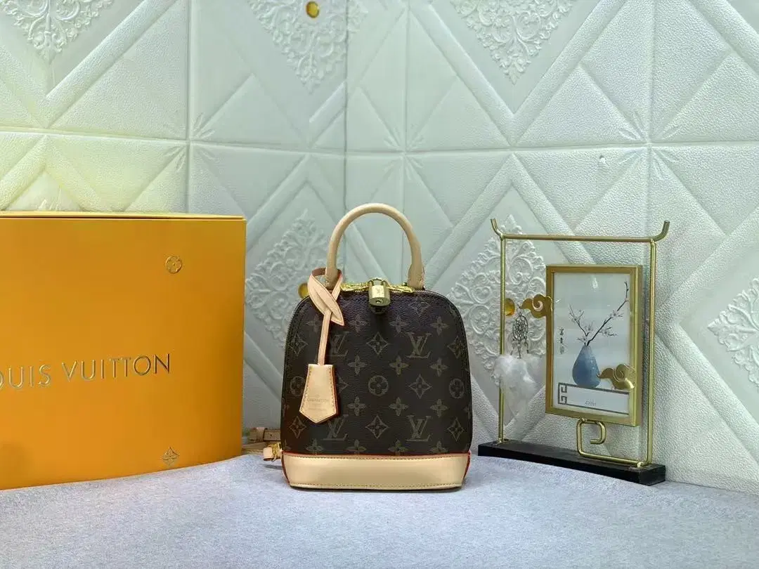 LOUIS VUITTON 백팩